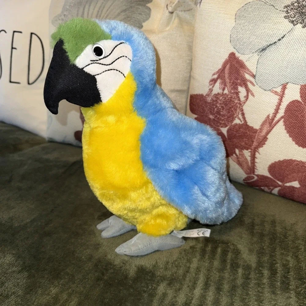 A Petting Zoo Blue Parrot‎ Bird Macaw Plush Stuffed Animal Wildlife Realistic